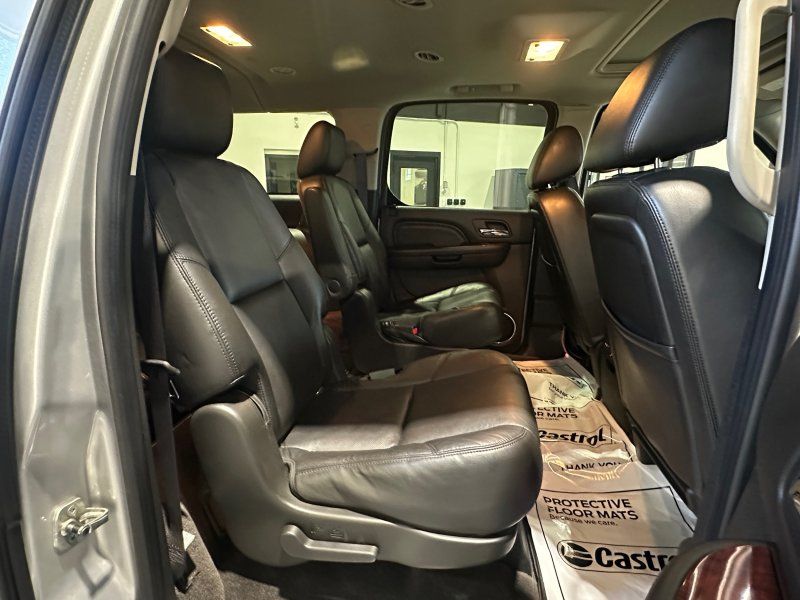 2011 Cadillac Escalade ESV Luxury, photo 18