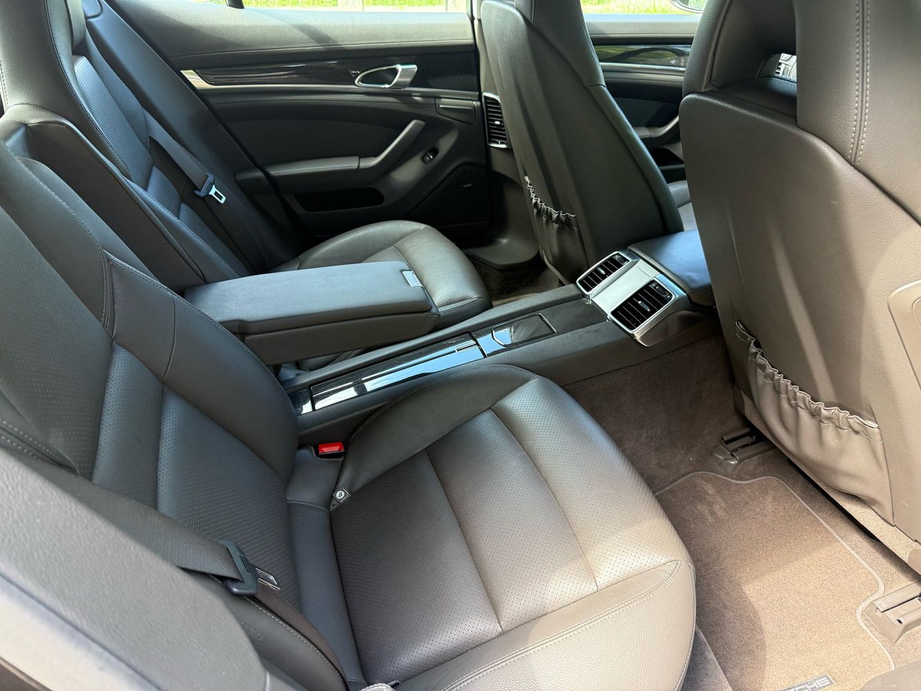 2015 Porsche Panamera 4S photo 31