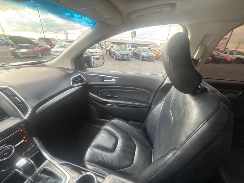 2015 Ford Edge Titanium photo 13