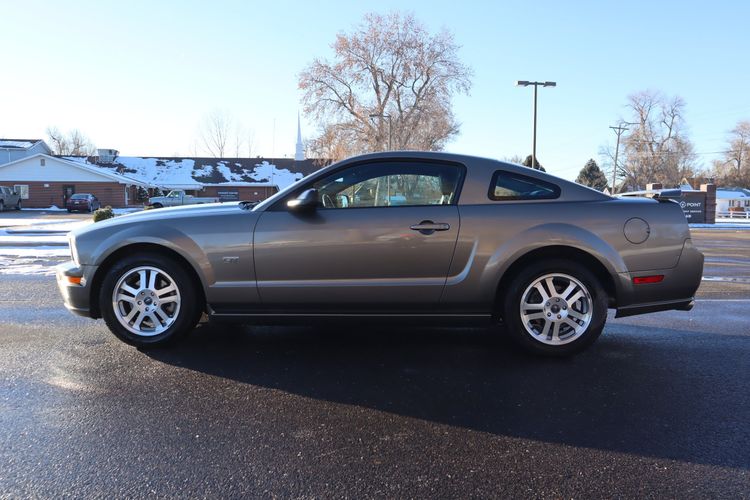 2005 Ford Mustang Gt Deluxe 