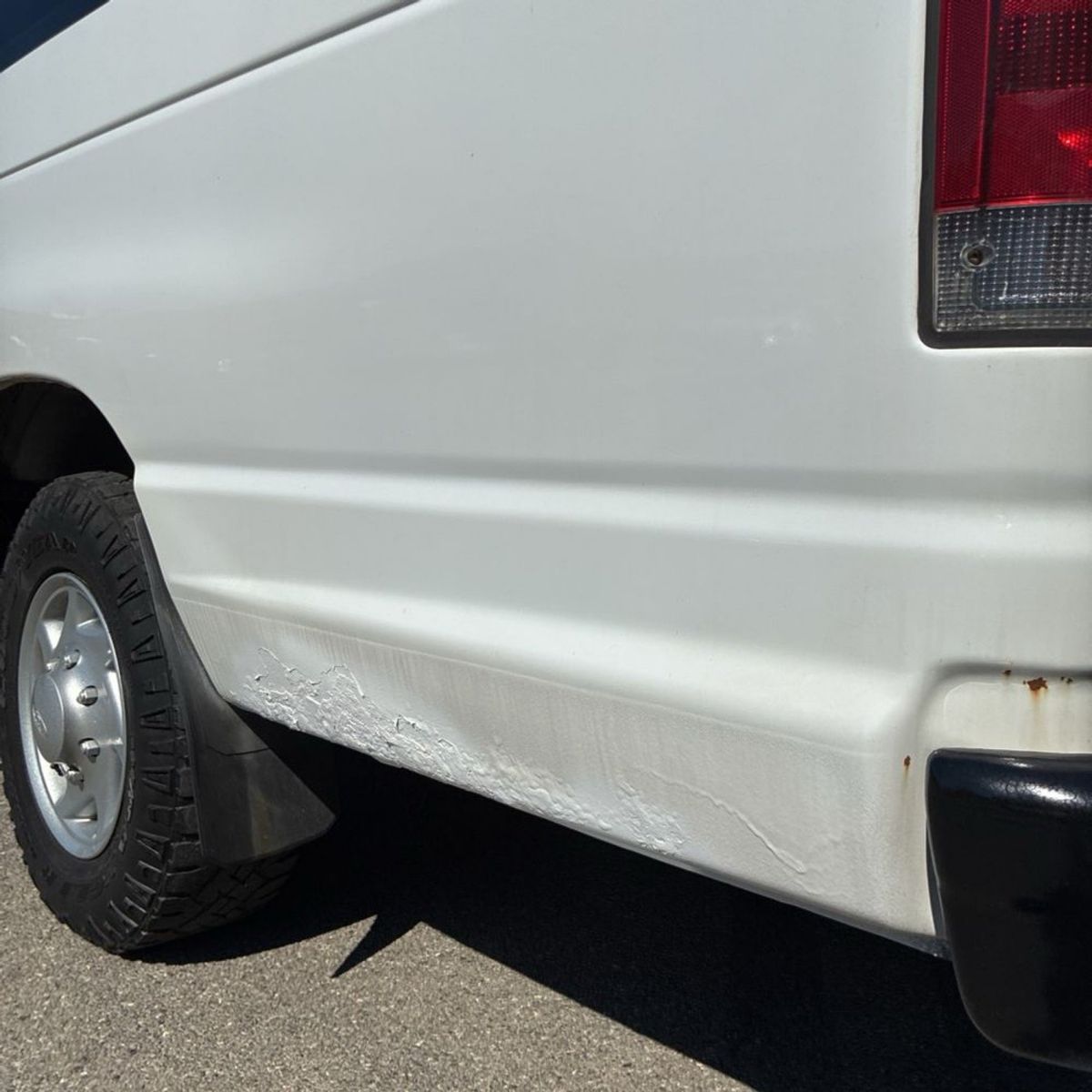 2011 Ford E-Series Cargo 24