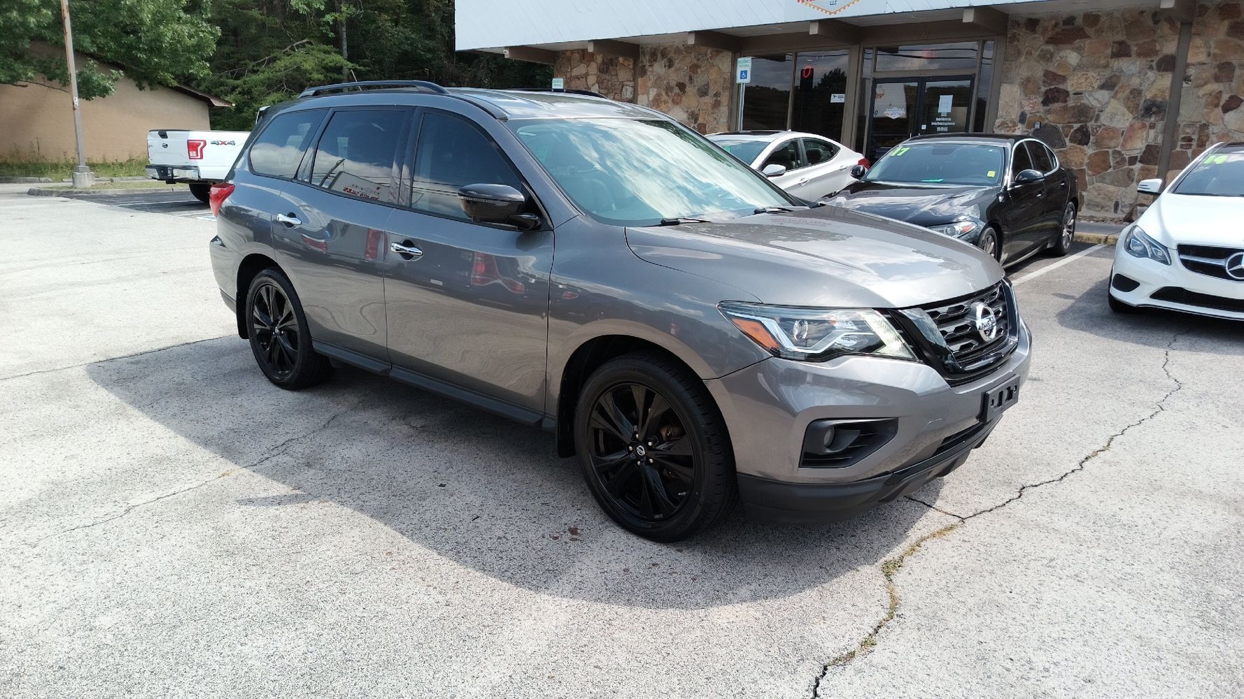 2018 Nissan Pathfinder SL photo 7