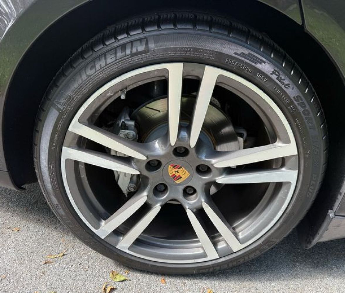 2015 Porsche Panamera 4S photo 10