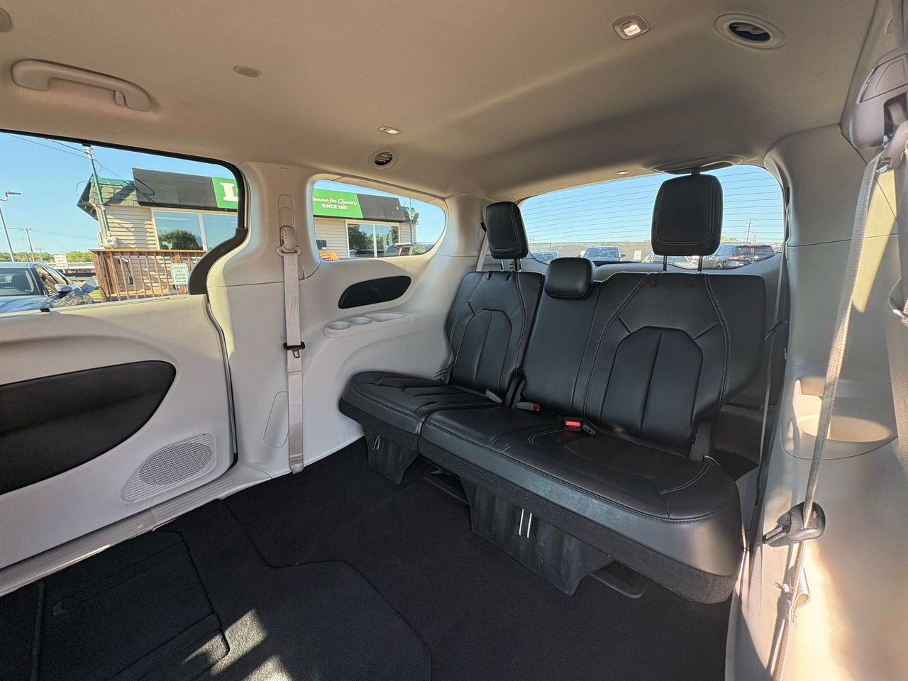 2024 Chrysler Pacifica Touring L - Photo 30