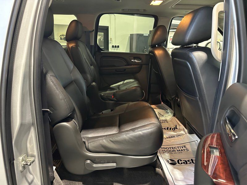 2011 Cadillac Escalade ESV Luxury, photo 19