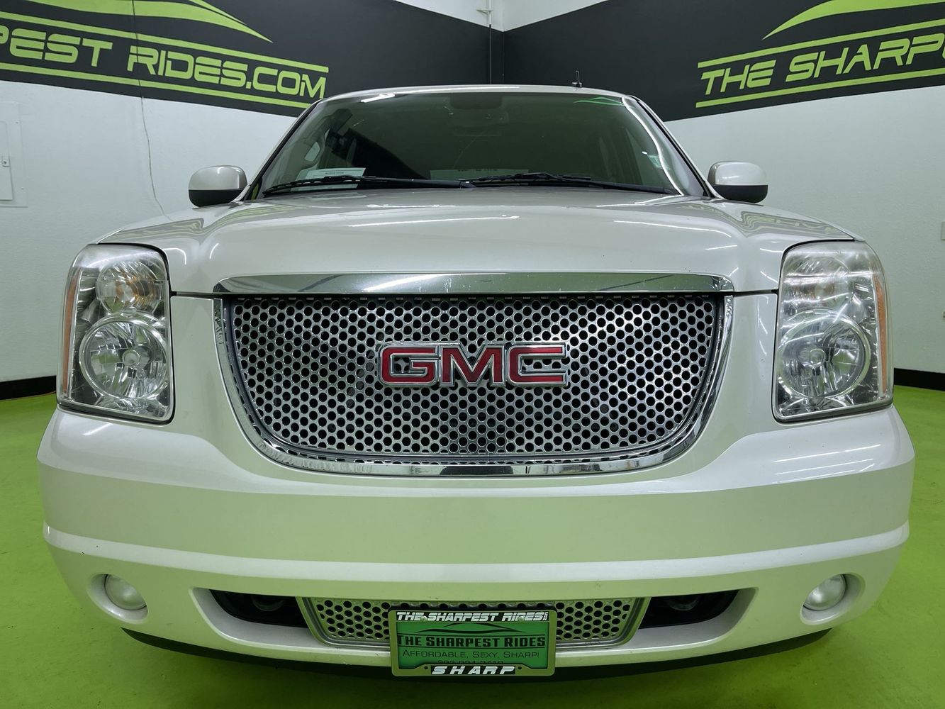 2010 Gmc Yukon Denali photo 3