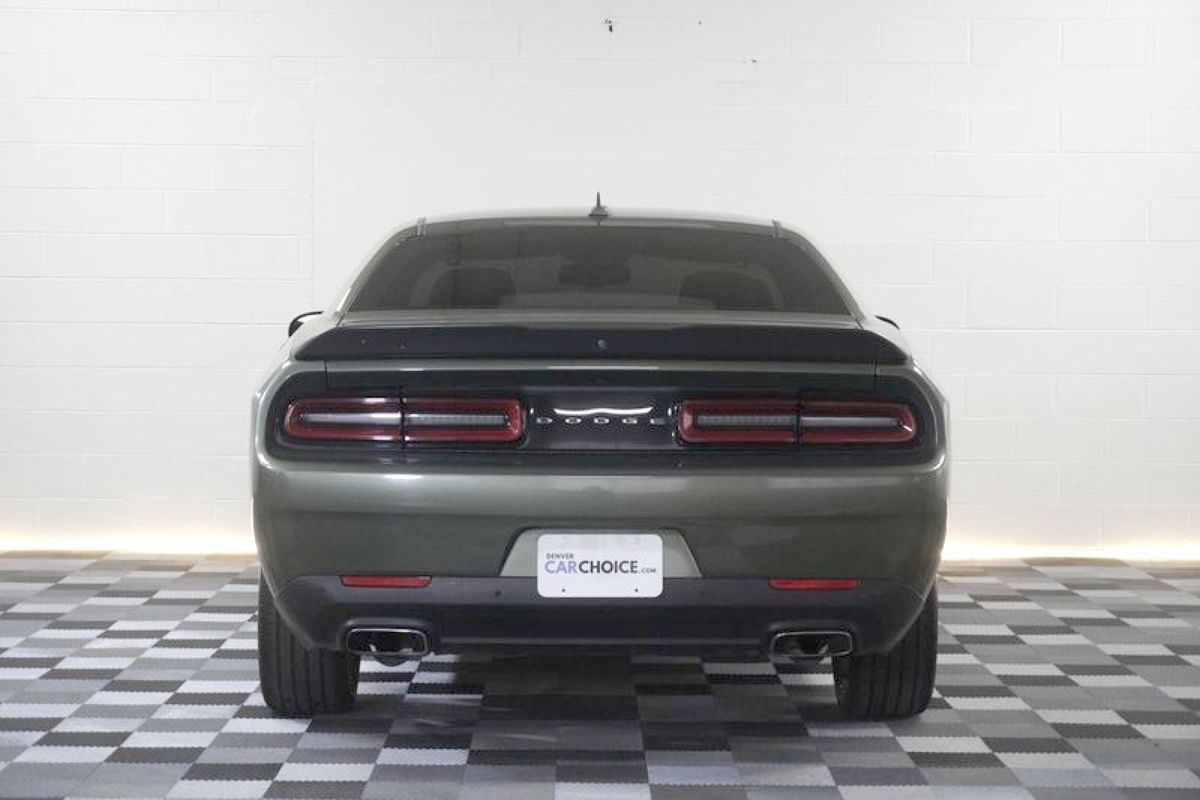 2018 Dodge Challenger SXT Plus