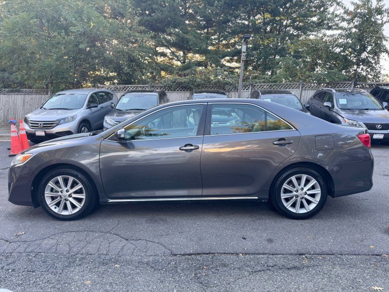 2012 Toyota Camry XLE photo 4