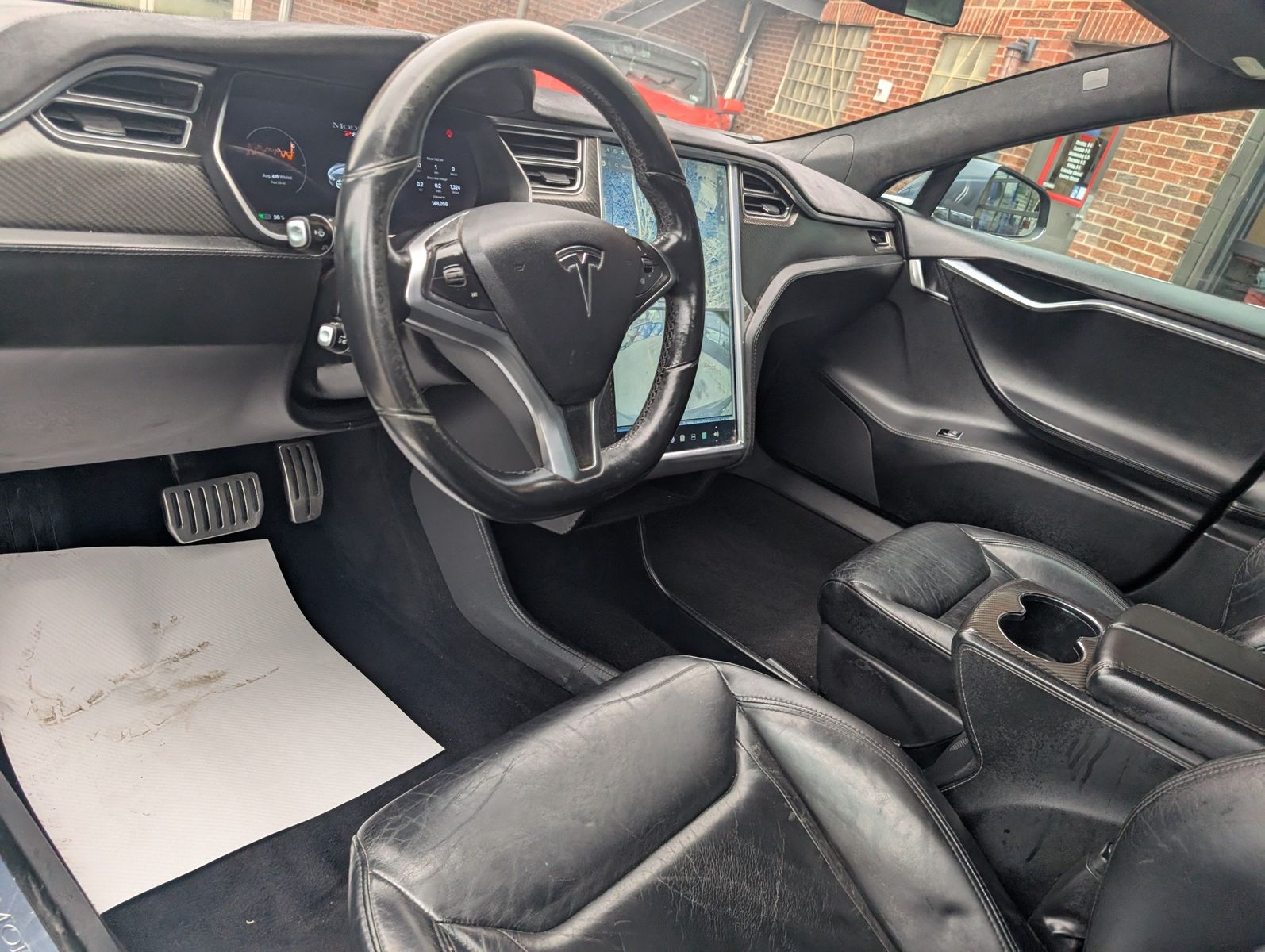2014 Tesla Model S 34
