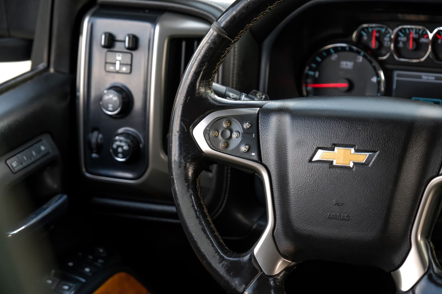 2018 Chevrolet Silverado High Country photo 22