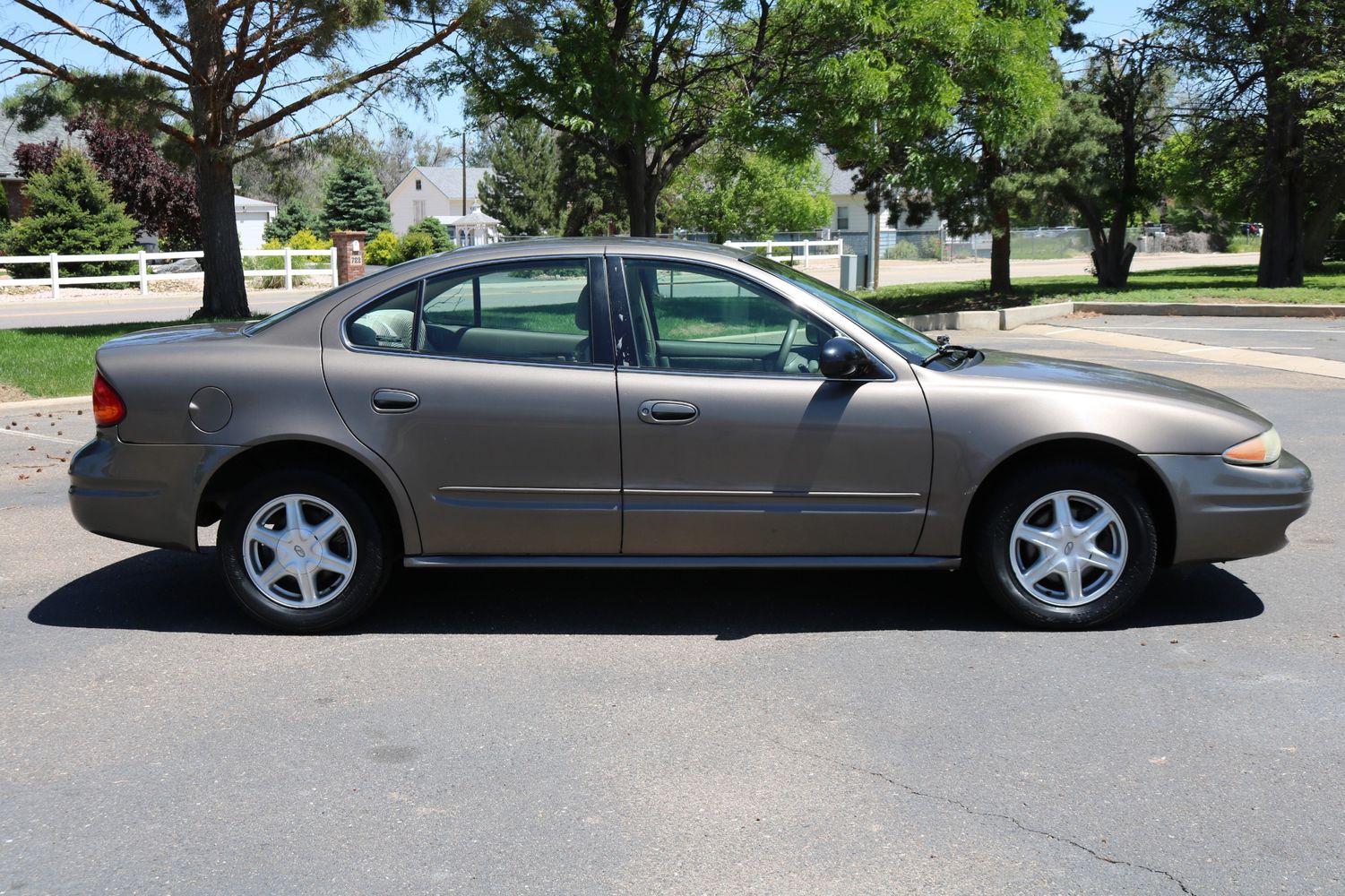 2002 Oldsmobile Alero GL | Victory Motors of Colorado