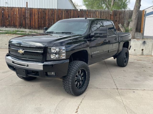 Black 2011 Chevrolet Silverado 1500 LT Crew Cab 4WD Pickup Truck Four-Wheel Drive 6-Speed Automatic