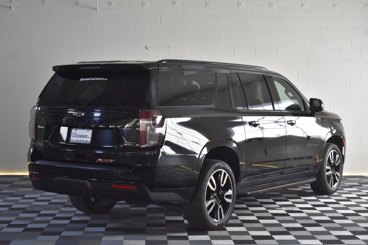 2023 Chevrolet Suburban 4WD RST