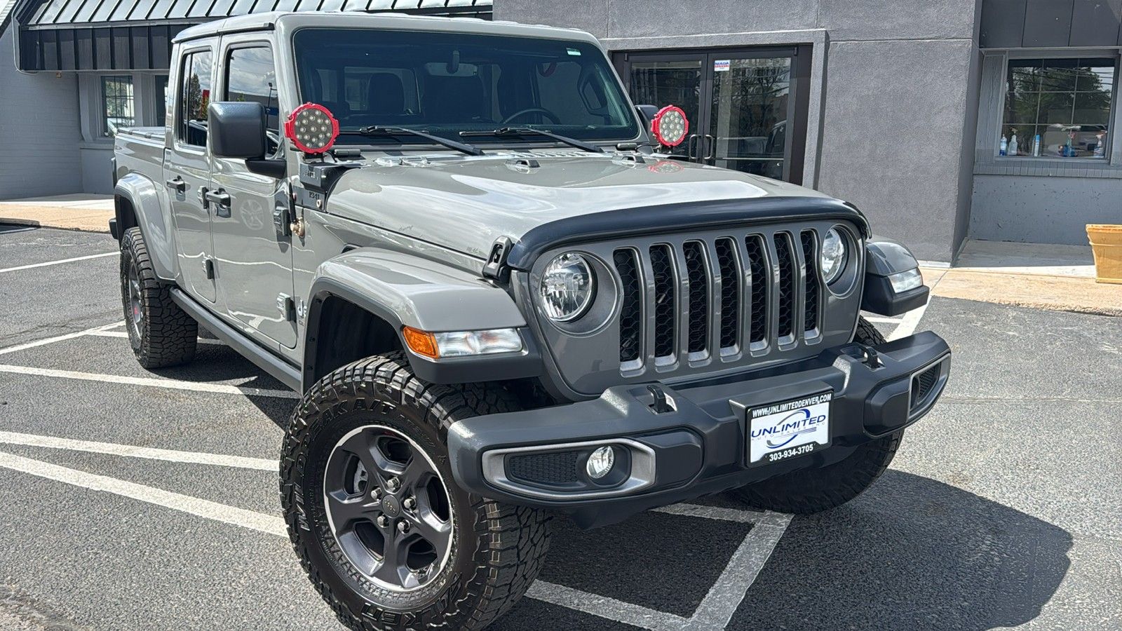 2020 Jeep Gladiator Overland's photo