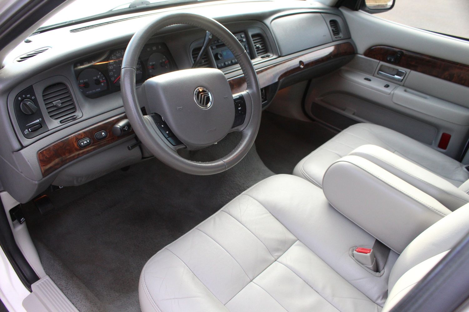 2005 Mercury Grand Marquis LS Premium | Victory Motors of Colorado