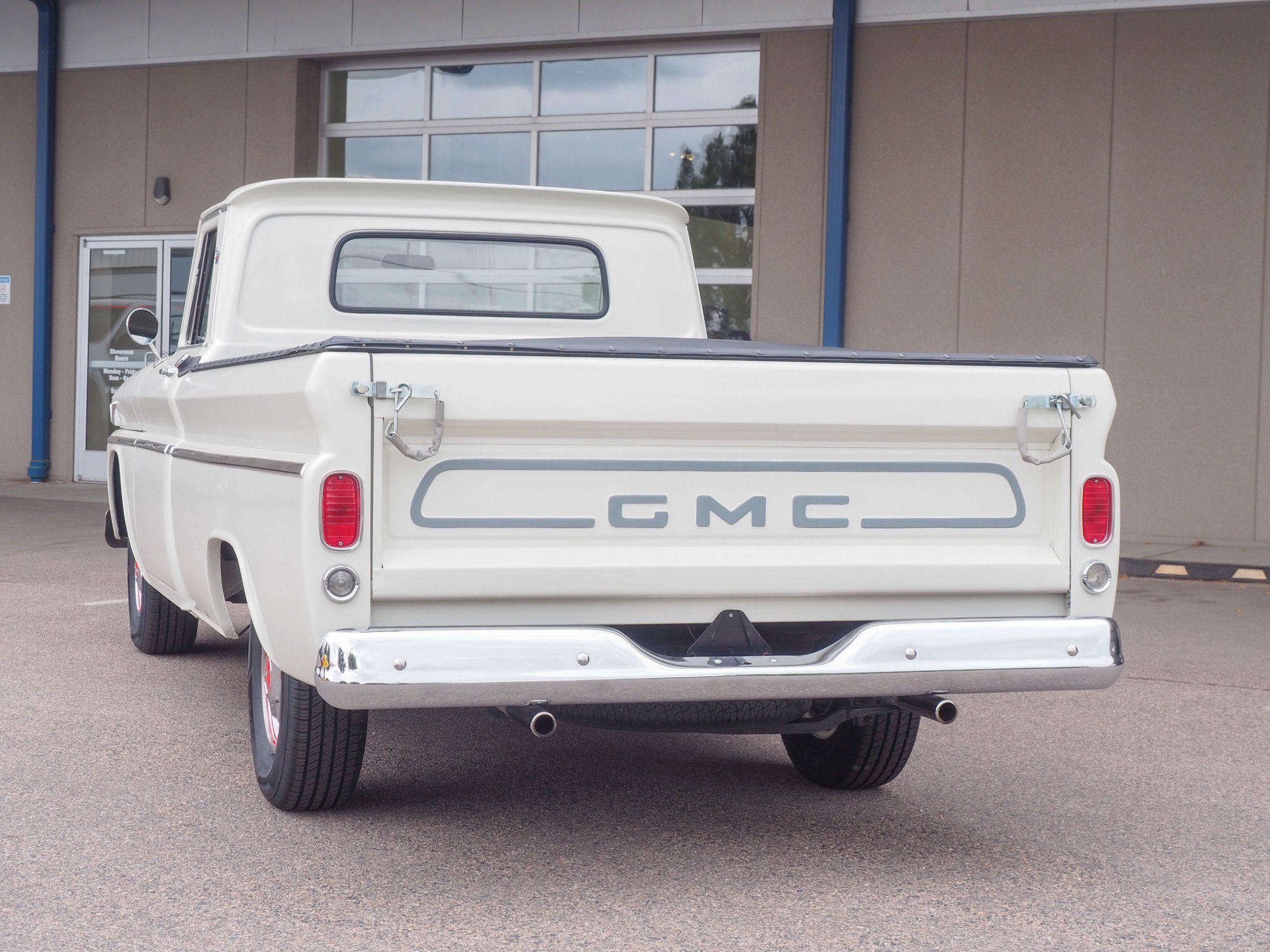 1966 GMC Pickup White RWD