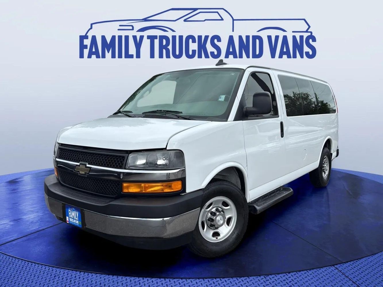 2018 Chevrolet Express 3500 LT's photo