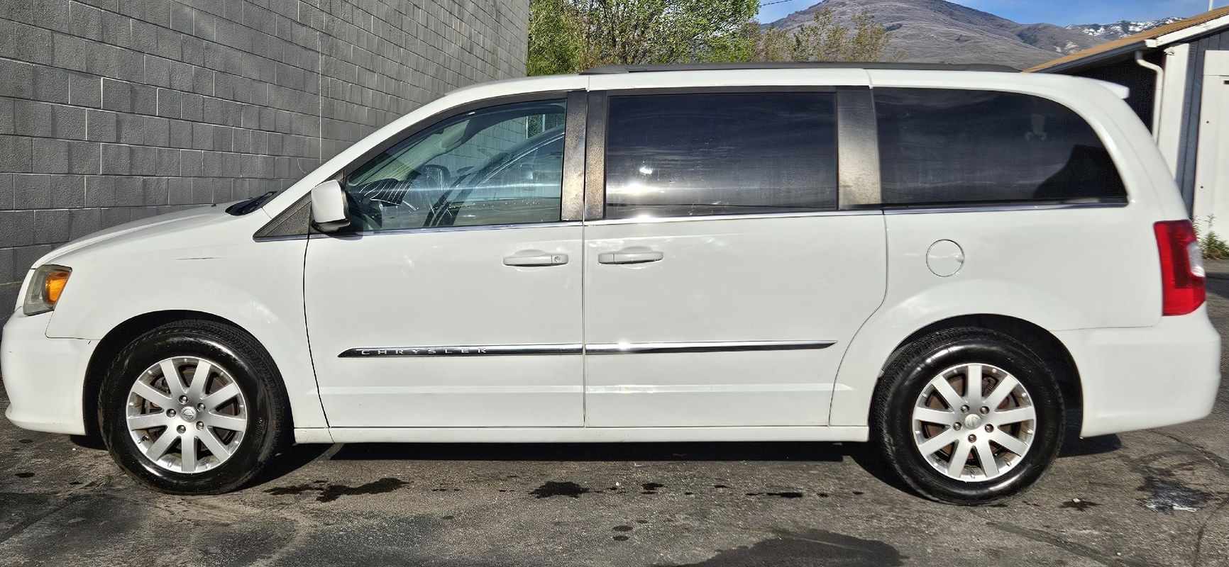 View vehicle photo 2