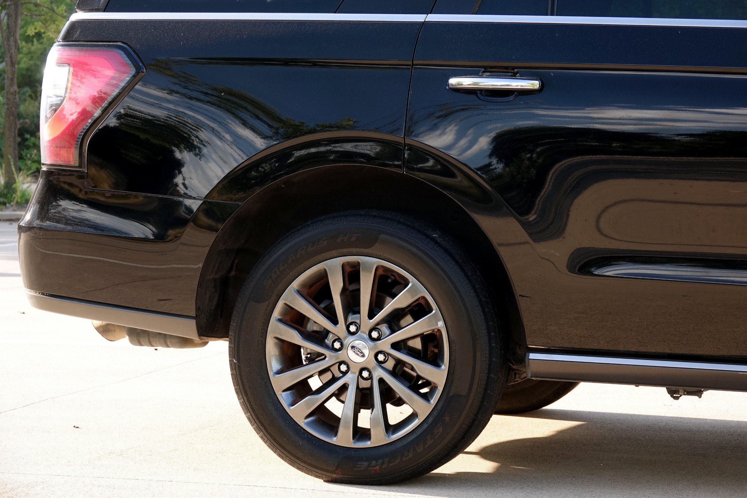 2020 Ford Expedition Limited photo 27