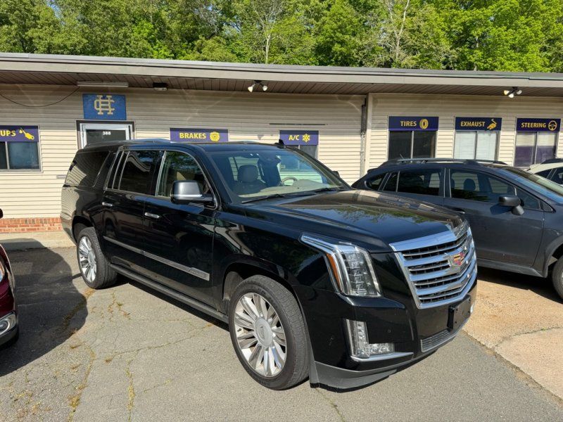 2020 Cadillac Escalade ESV Platinum's photo