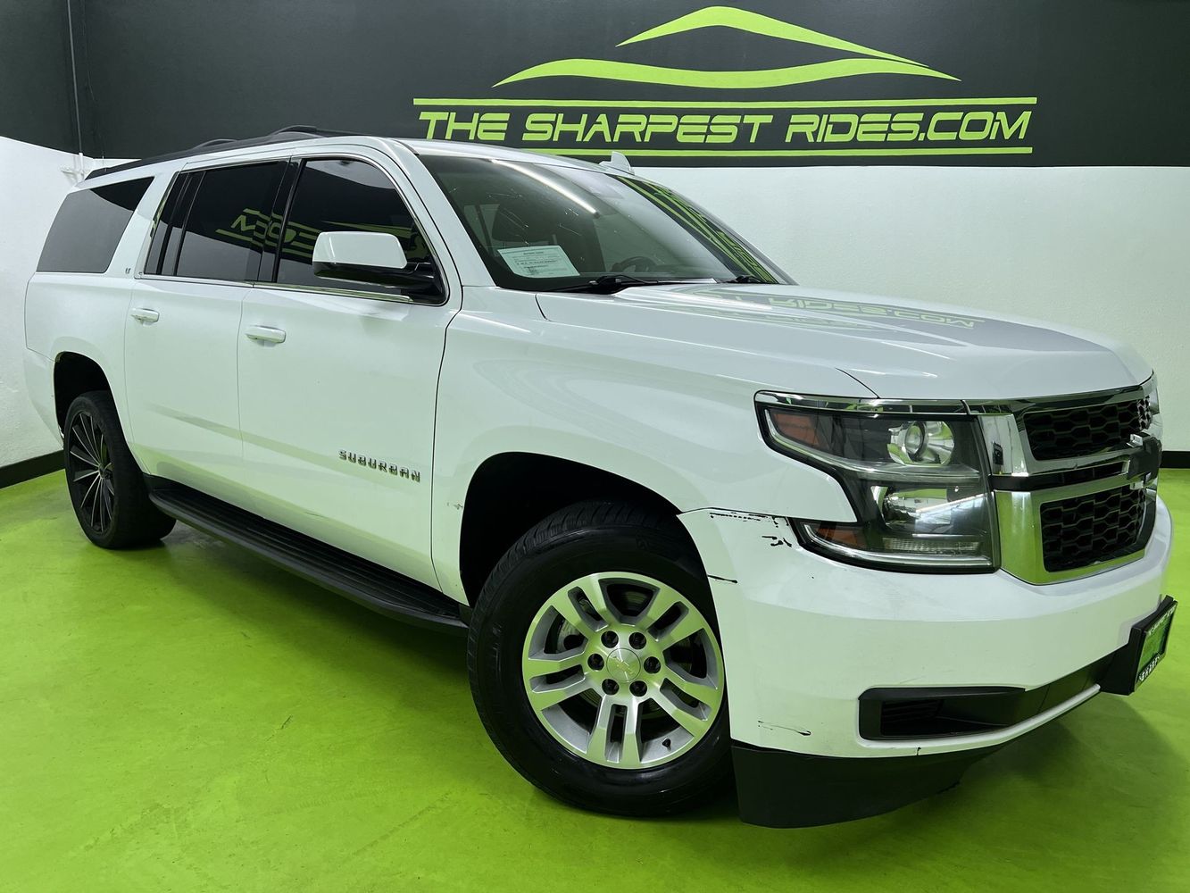2019 Chevrolet Suburban 4WD 1500 LT's photo