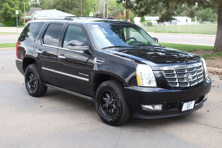2011 Cadillac Escalade Premium | Victory Motors of Colorado