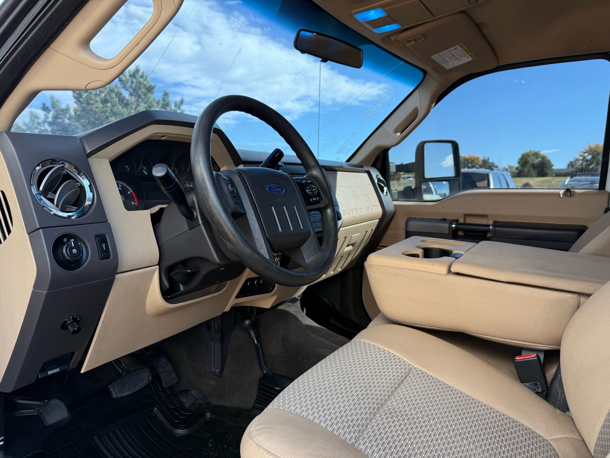 2014 Ford F-350 XLT photo 17