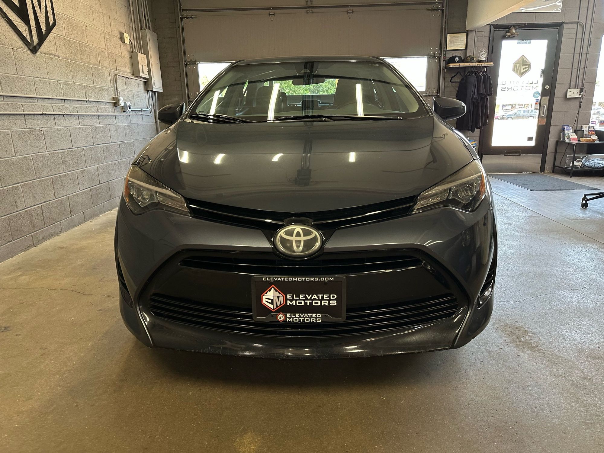 2018 Toyota Corolla LE photo 3
