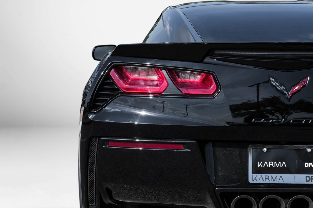 2017 Chevrolet Corvette Stingray 1LT photo 40