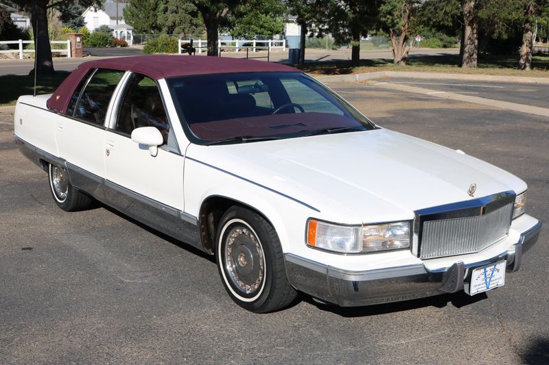 1993 Cadillac Fleetwood Photos