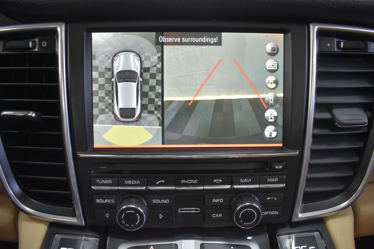 2015 Porsche Panamera 4