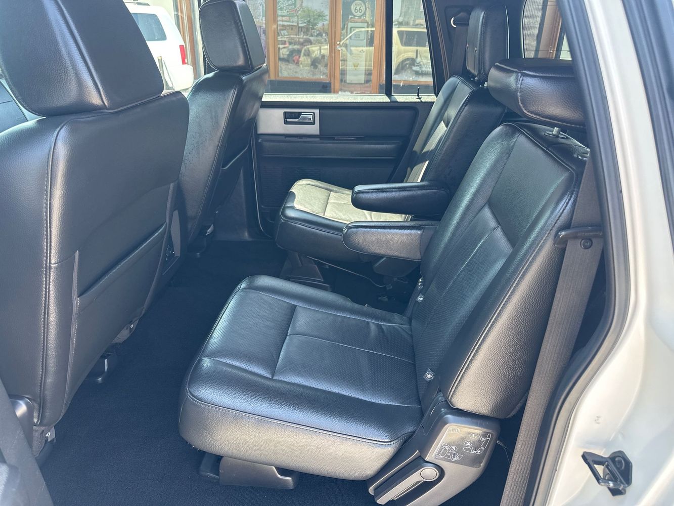 2008 Ford Expedition EL Limited photo 13