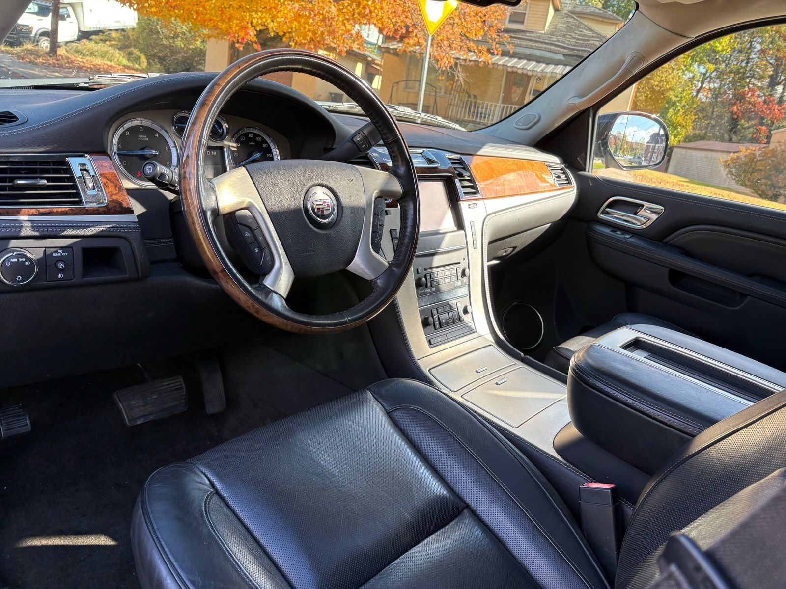 2014 Cadillac Escalade 38