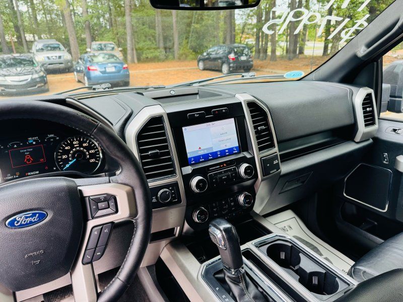 2019 Ford F-150 Lariat photo 11