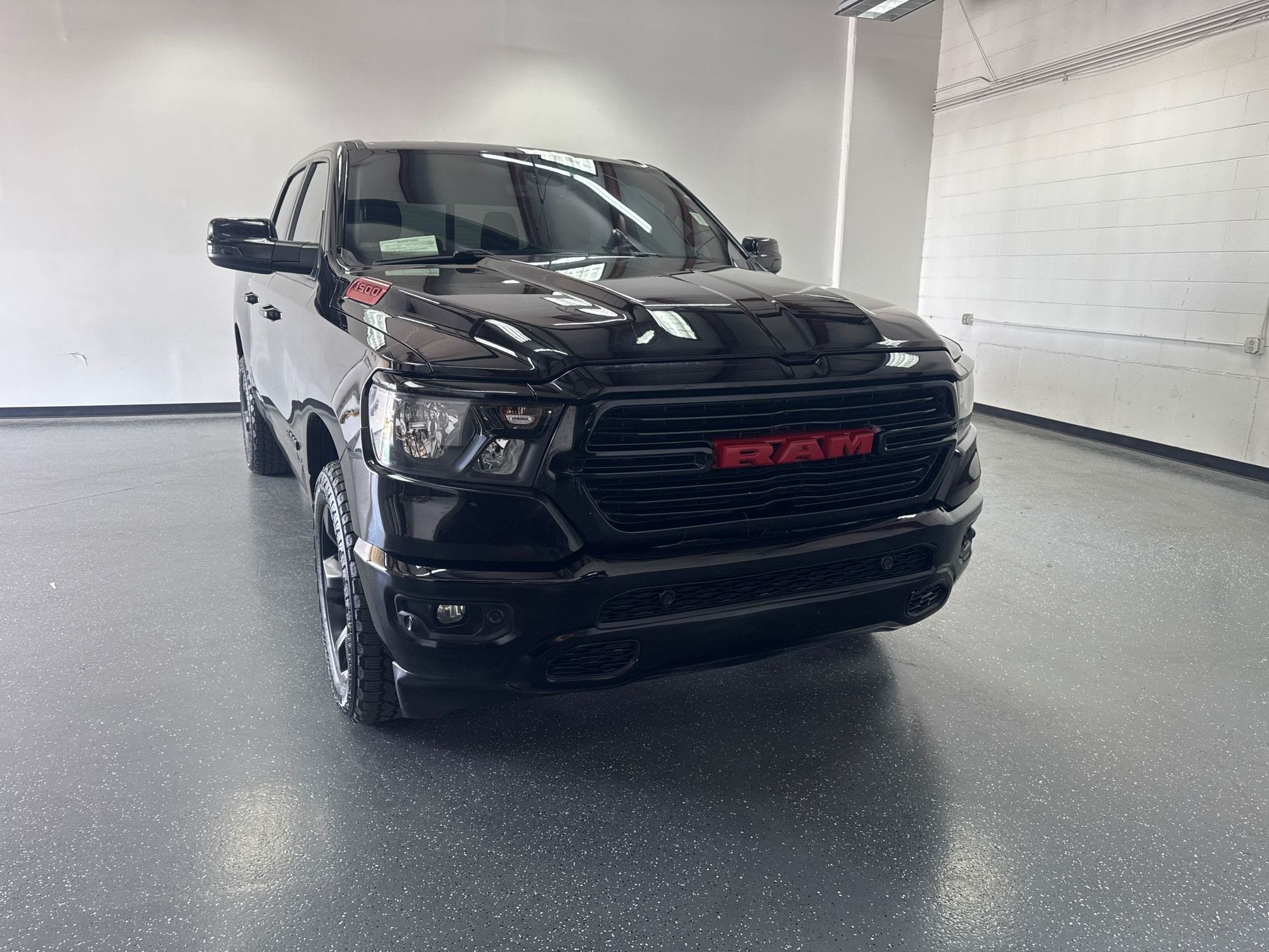 2019 RAM 1500 Big Horn/Lone Star 4x4 Crew Cab 5'7's photo