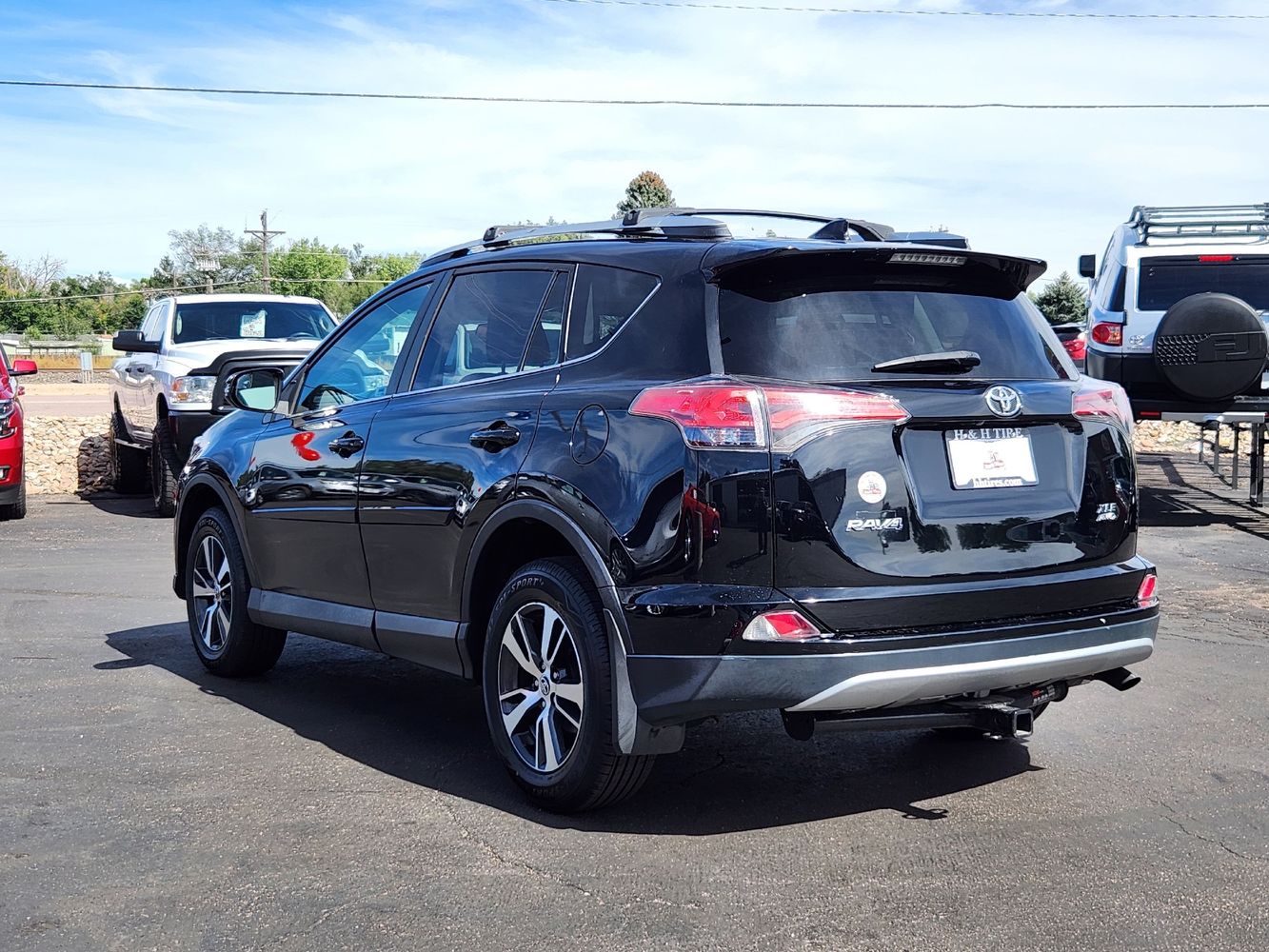 2016 Toyota RAV4 XLE photo 2