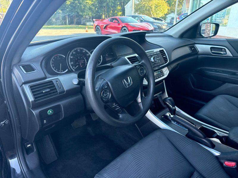 2015 Honda Accord LX photo 10
