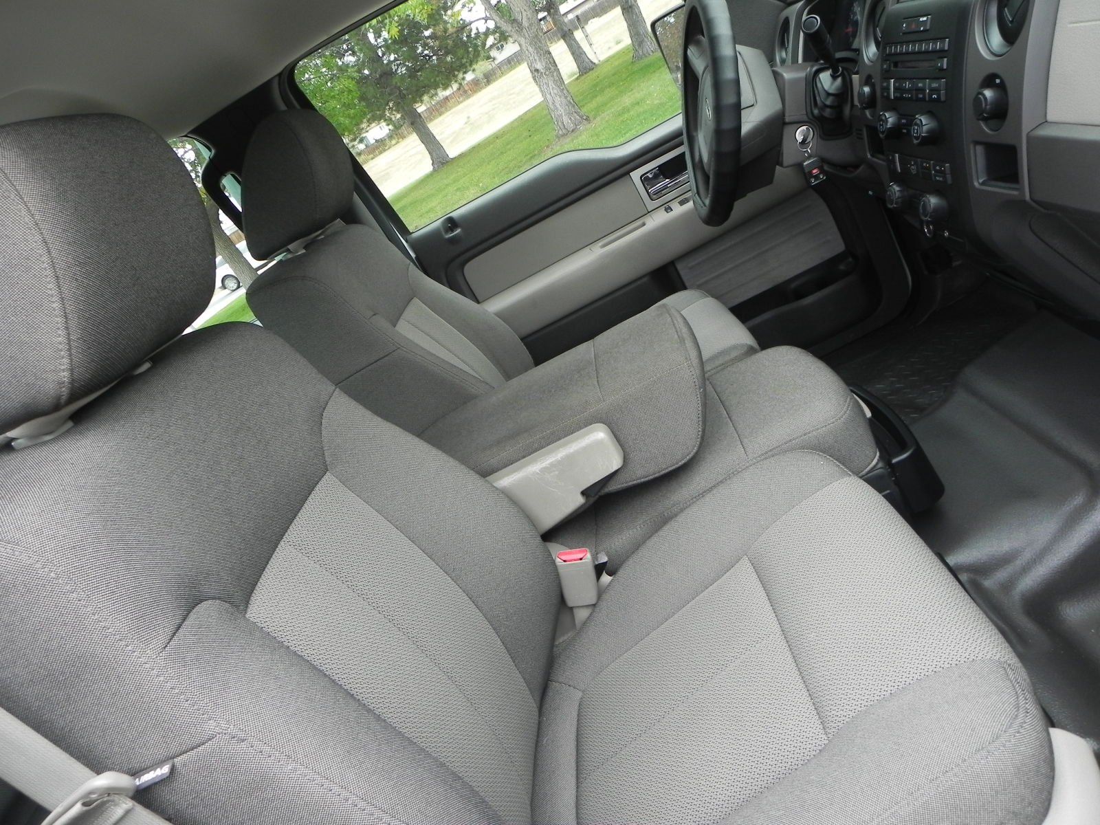 2010 Ford F-150 XL photo 17