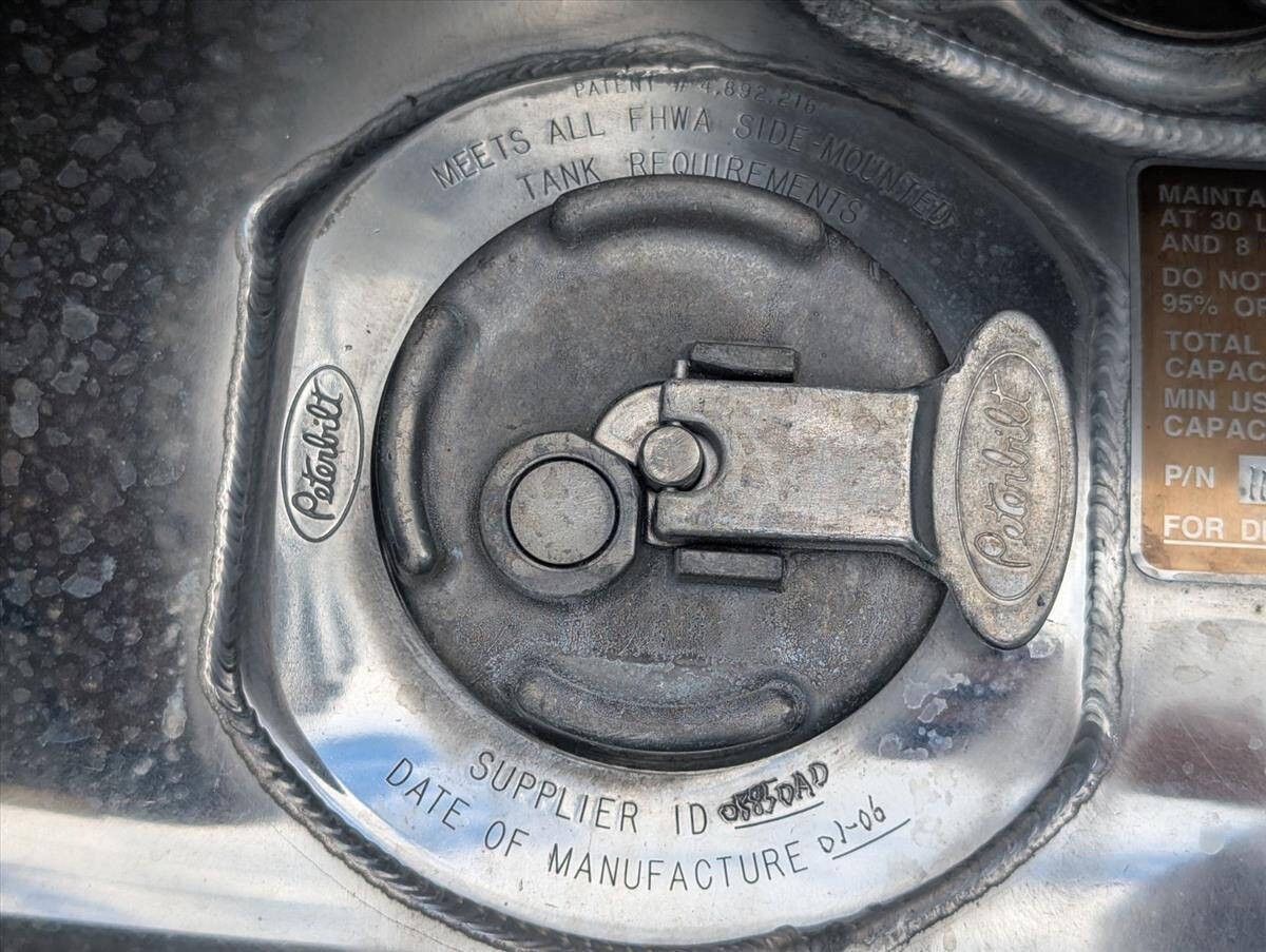 2007 Peterbilt 335 95