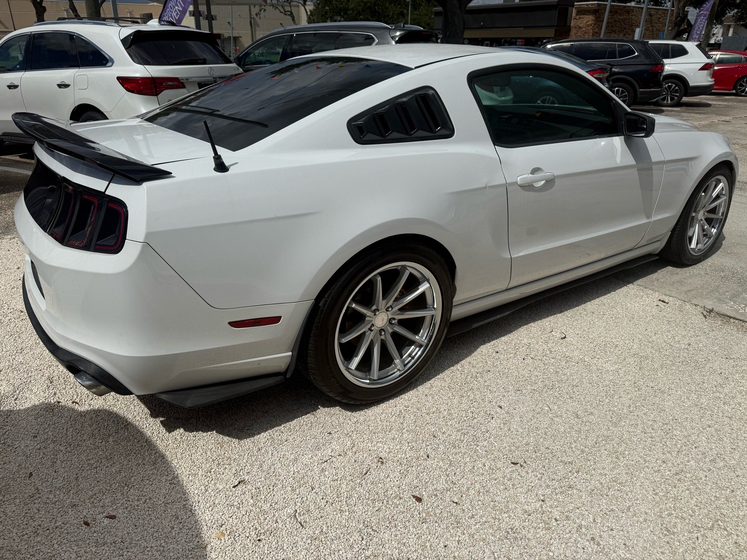 2014 Ford Mustang V6 photo 4