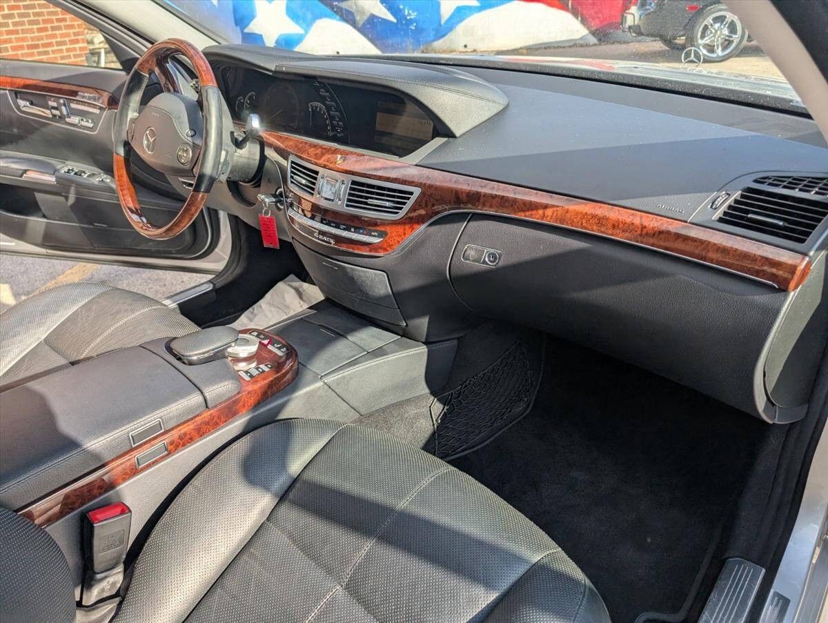 2009 Mercedes-Benz S-Class 68