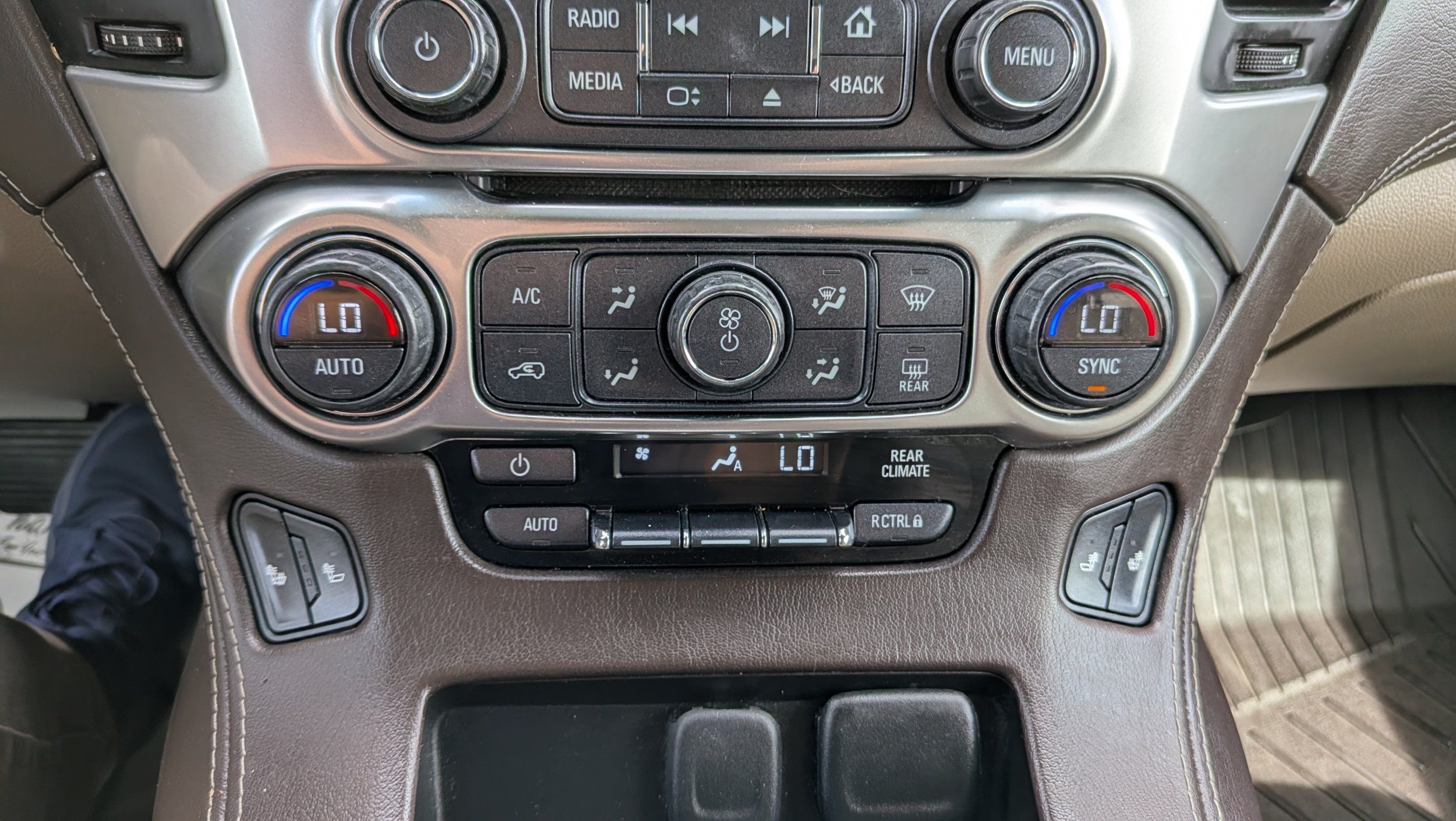 2016 Chevrolet Tahoe LT - Photo 27
