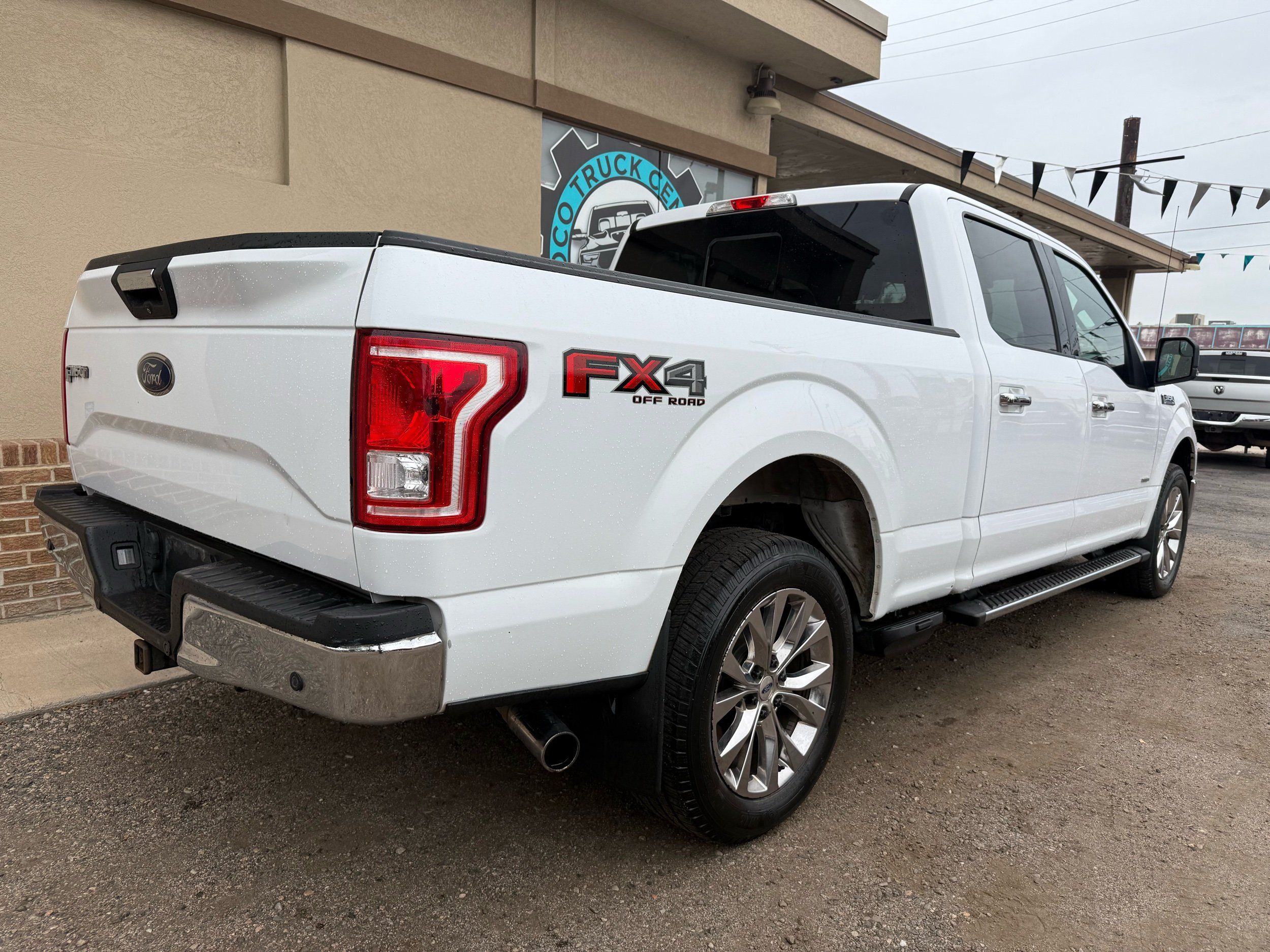 2016 Ford F-150 XLT photo 3