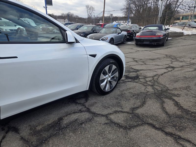 2022 Tesla Model Y Long Range Dual Motor All-Wheel Drive | Zoom
