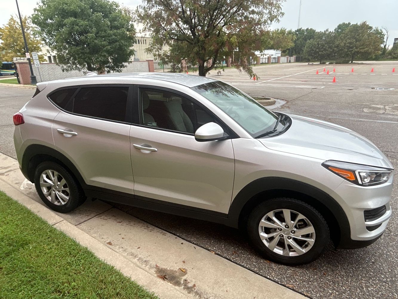 2019 Hyundai Tucson SE photo 3