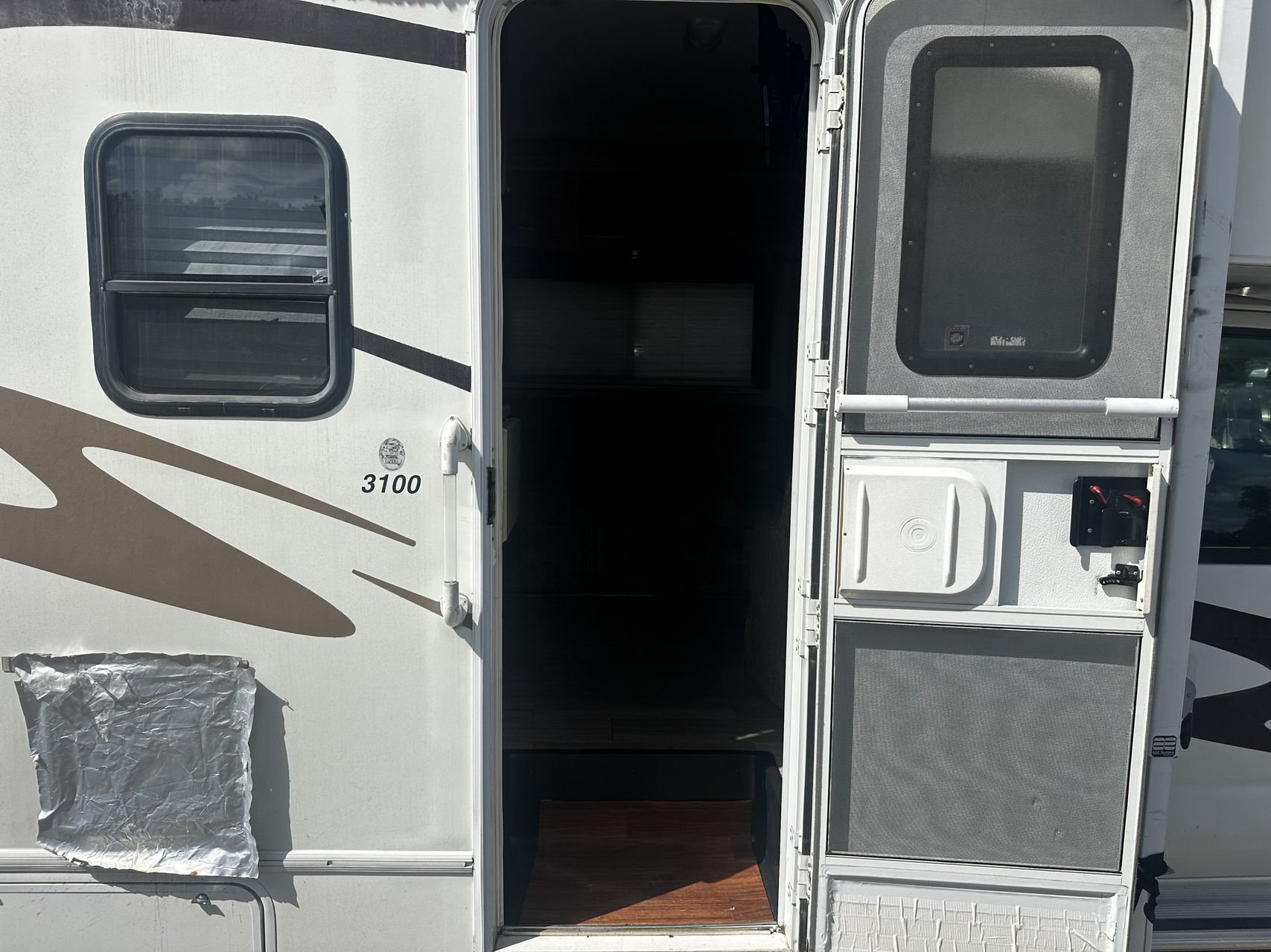 2006 Ford E-450 30