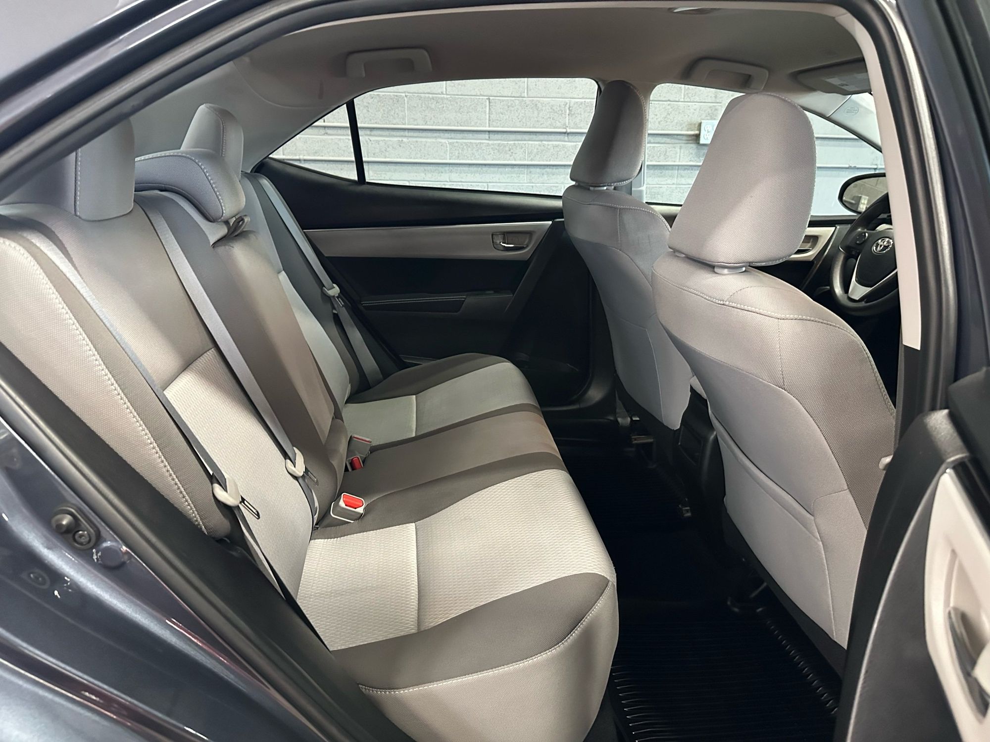 2018 Toyota Corolla LE photo 21