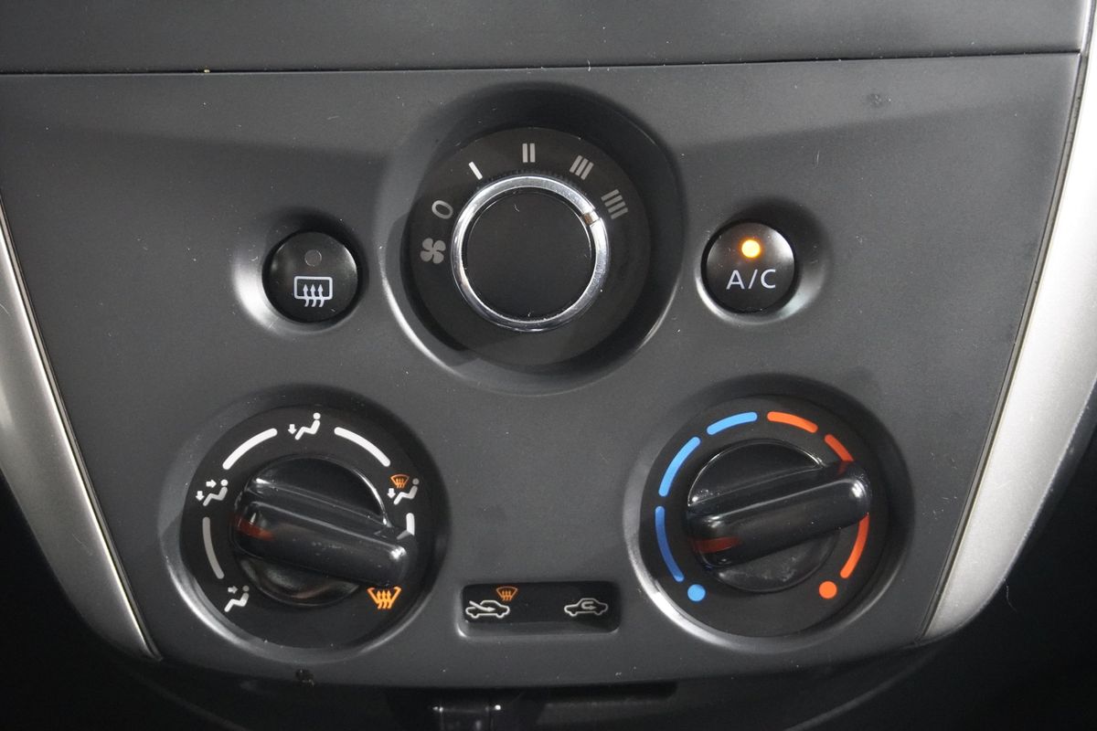 2018 Nissan Versa 1.6 SV