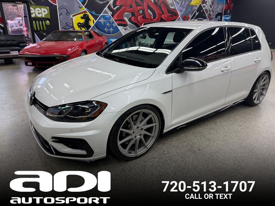 2019 Volkswagen Golf R 2.0T w/DCC & Navigation