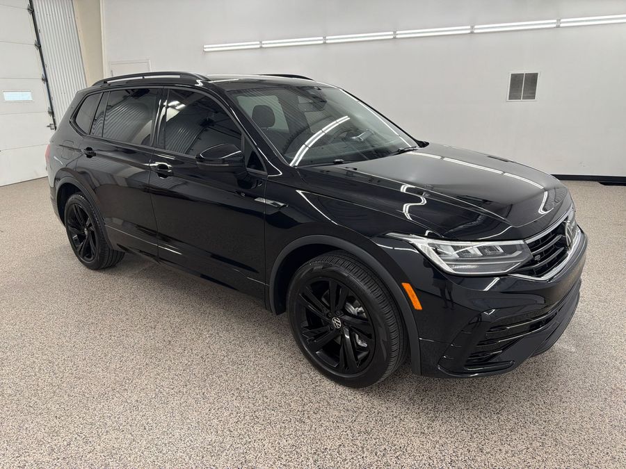 2023 Volkswagen Tiguan 2.0T SE R-Line Black